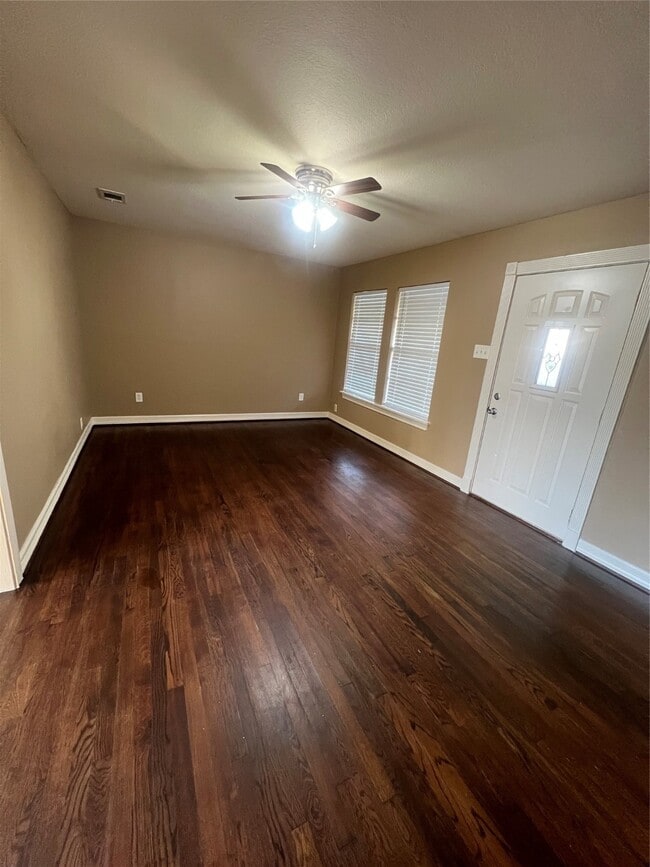 Building Photo - 230 Burress St