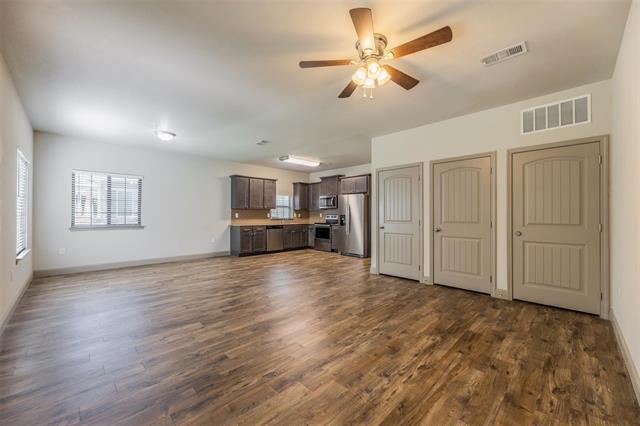 Building Photo - 512 E Akard St