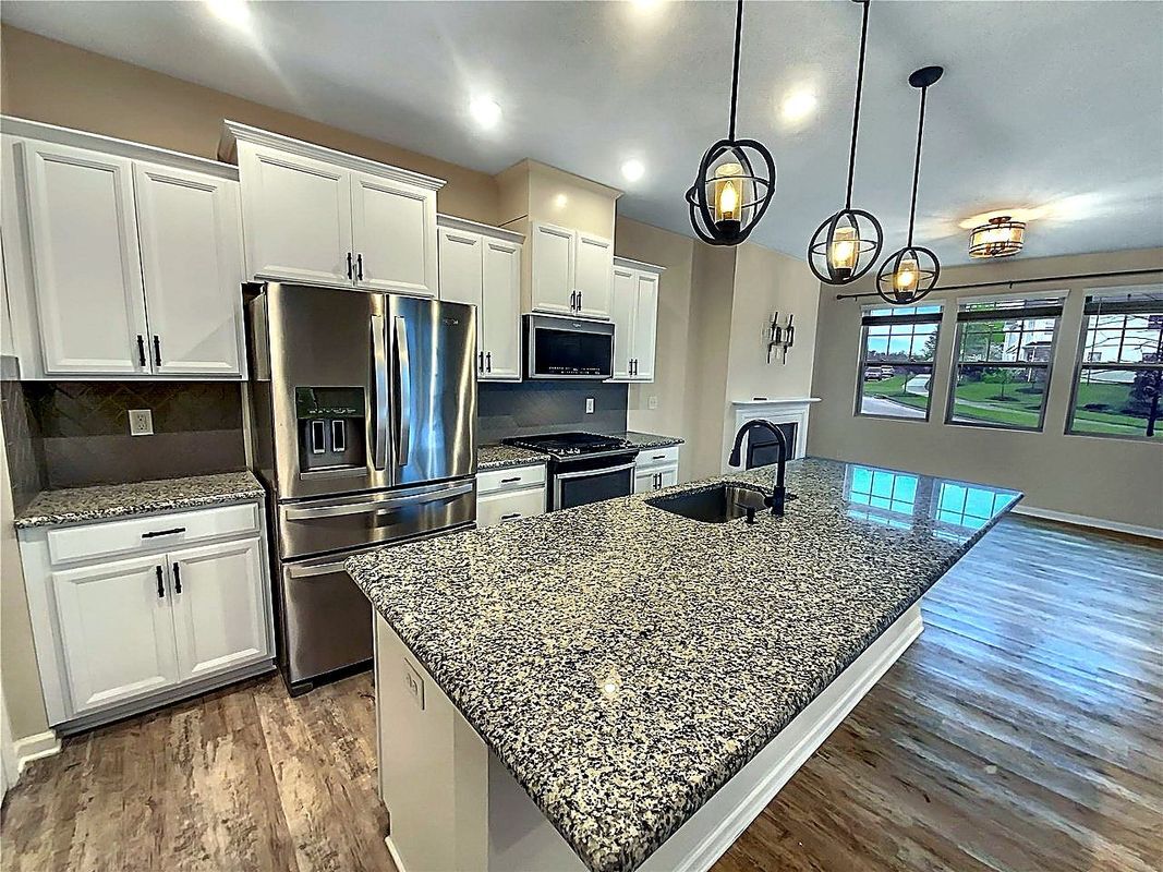 Building Photo - 11052 Chalkbark Ln