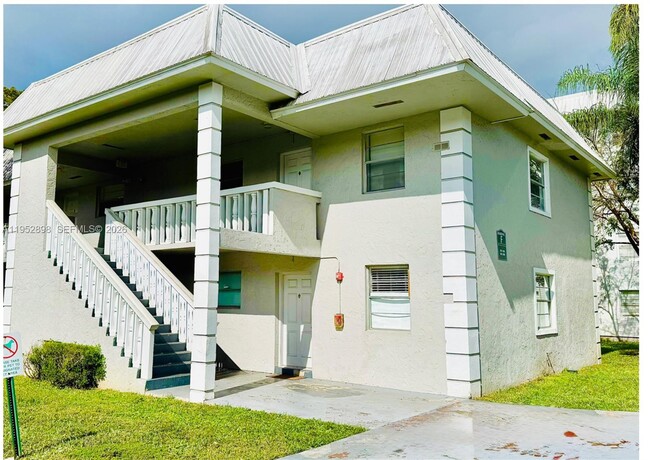 Building Photo - 17255 SW 95th Ave