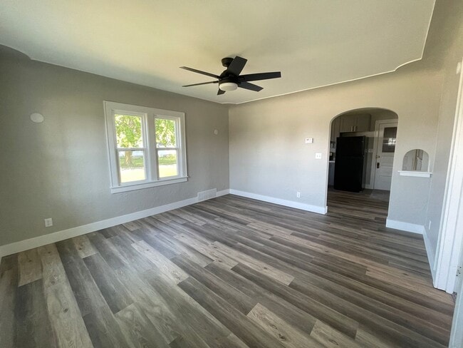 Building Photo - Adorable bungalow in Jenison