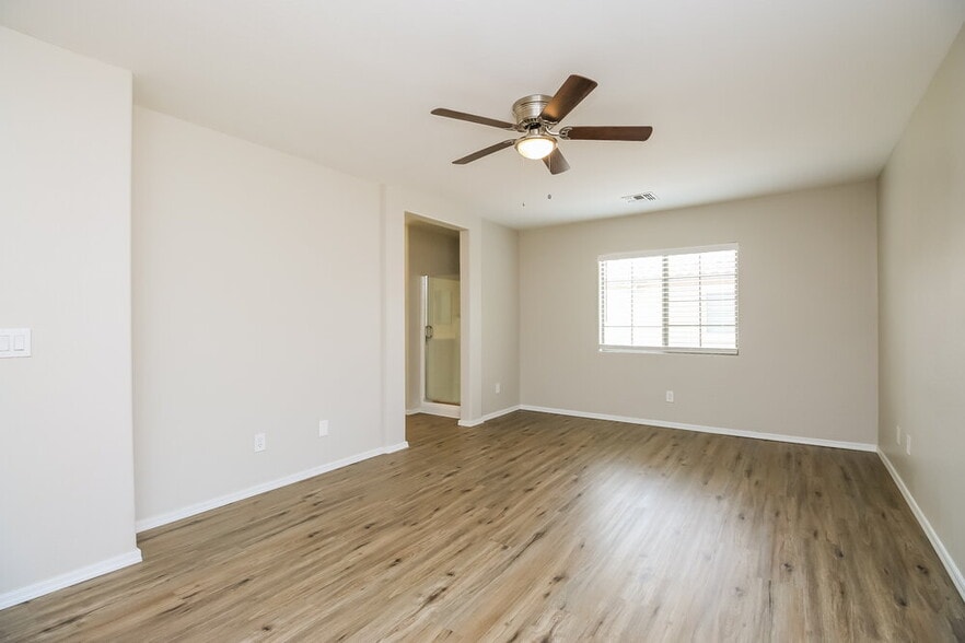 Building Photo - 3884 E Santa Fe Ln