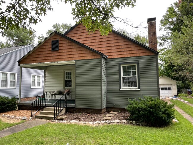 Primary Photo - 928 Monterey Ave