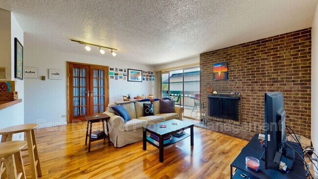 Building Photo - 555 E 10th Ave