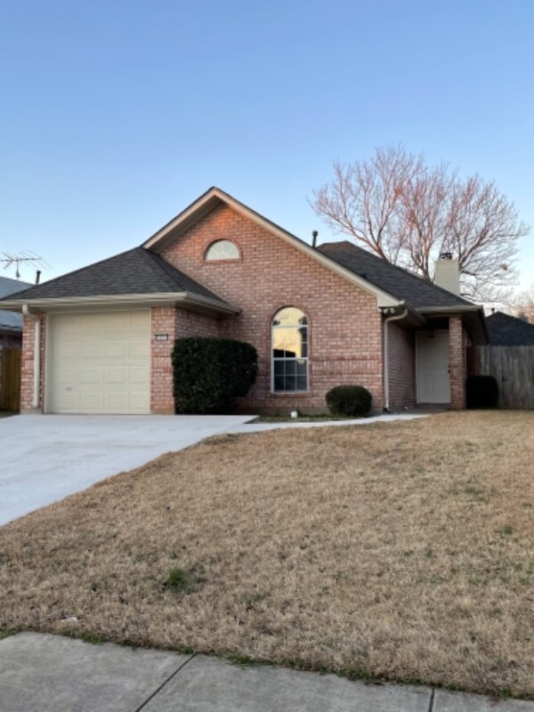 Primary Photo - 3321 Raleigh Pl