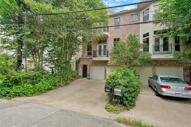 Primary Photo - 4010 Blossom St