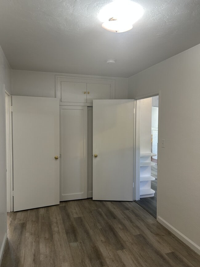 Building Photo - 1301 Higbee Dr