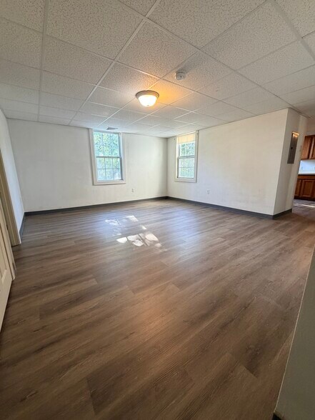 Building Photo - 64 Seaver St