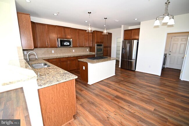 Building Photo - 7001 Chaptico Ct