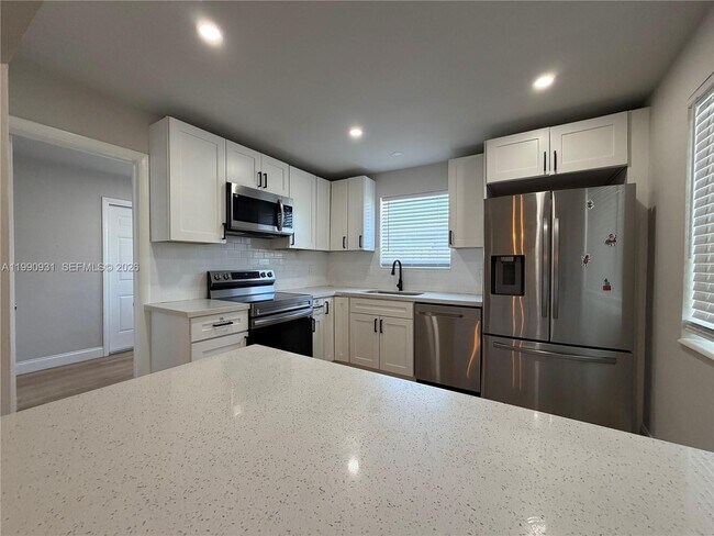 Building Photo - 7571 Eaton St