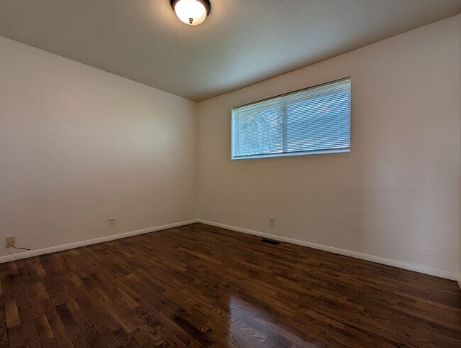 Building Photo - Charming 3 Bedroom, 1 Bath With Large Yard & Great Patio Space!