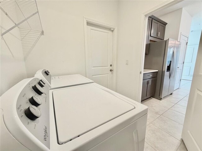 Building Photo - 2104 Axel St