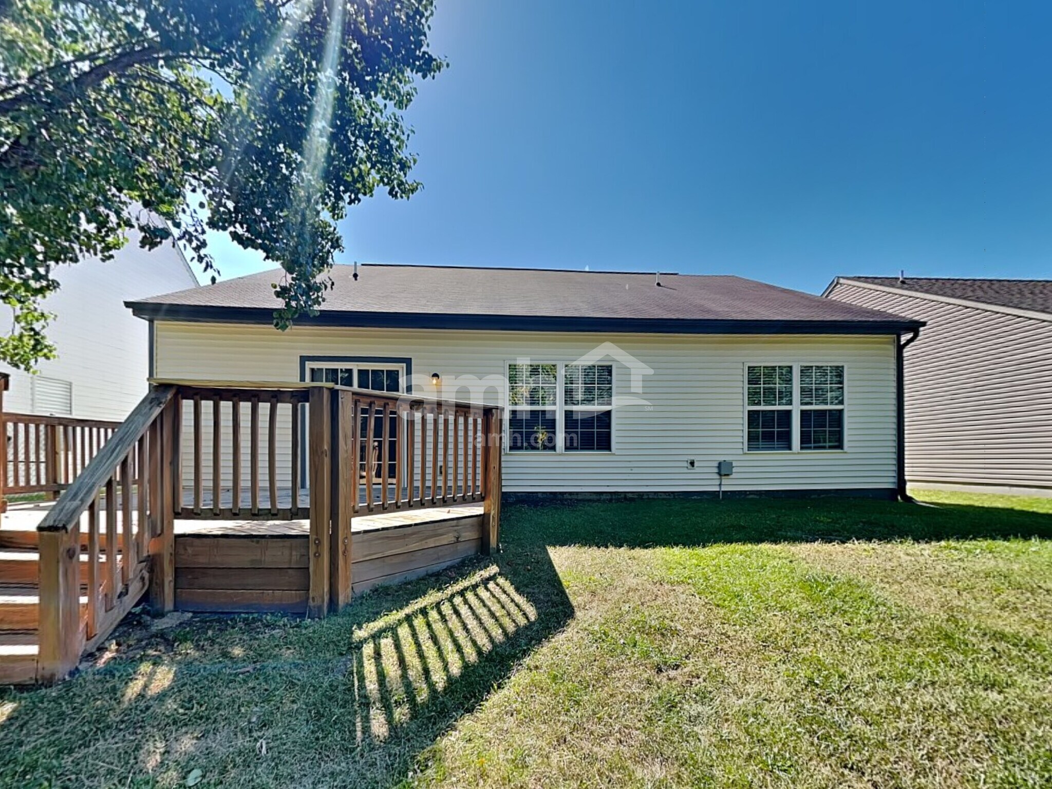 Building Photo - 8060 Chesterhill Way