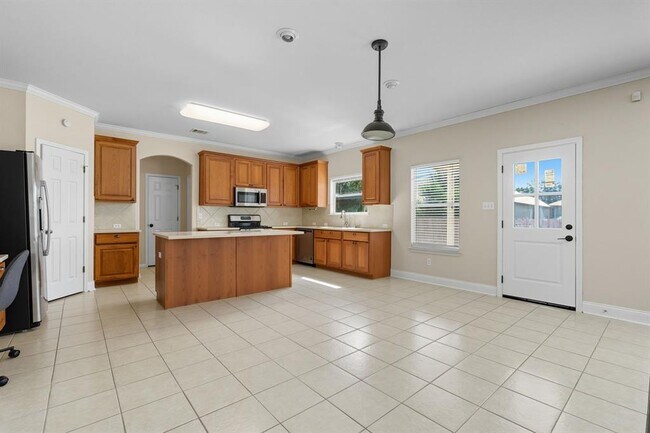 Building Photo - 2338 Brookhollow Terrace