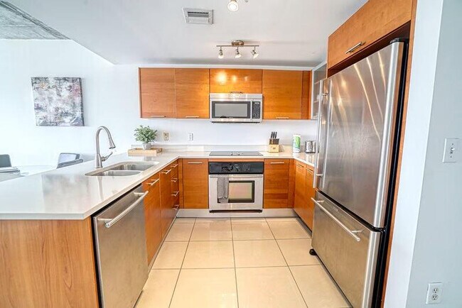 Building Photo - 139 NE 32nd St