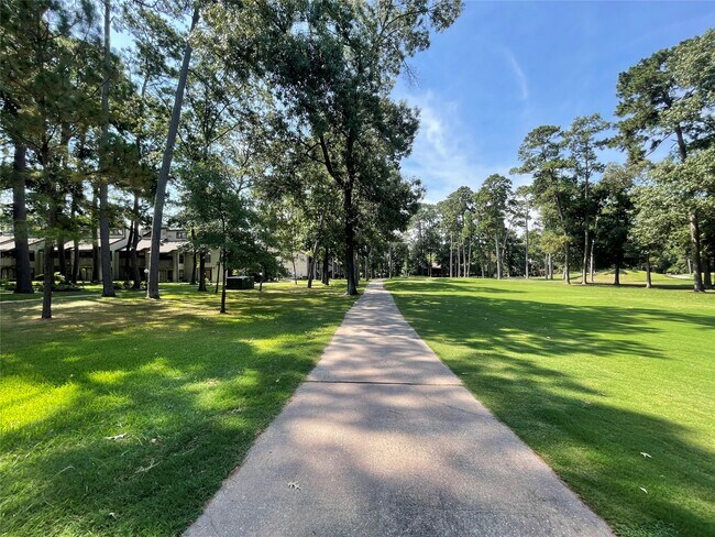 Building Photo - 12900 Walden Rd