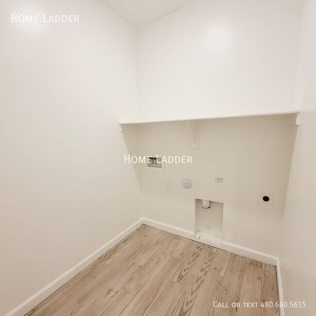 Building Photo - 13337 W Lariat Ln