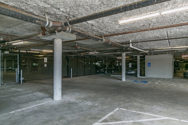 Building Photo - 880 Meridian Bay Ln