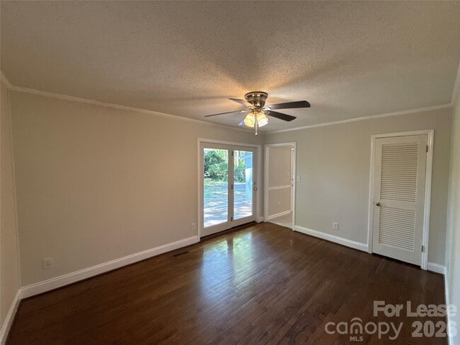 Building Photo - 5710 Charing Pl