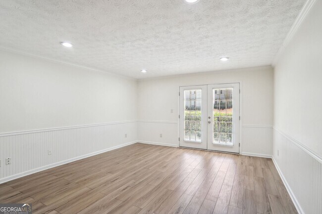 Building Photo - 3707 Essex Ave