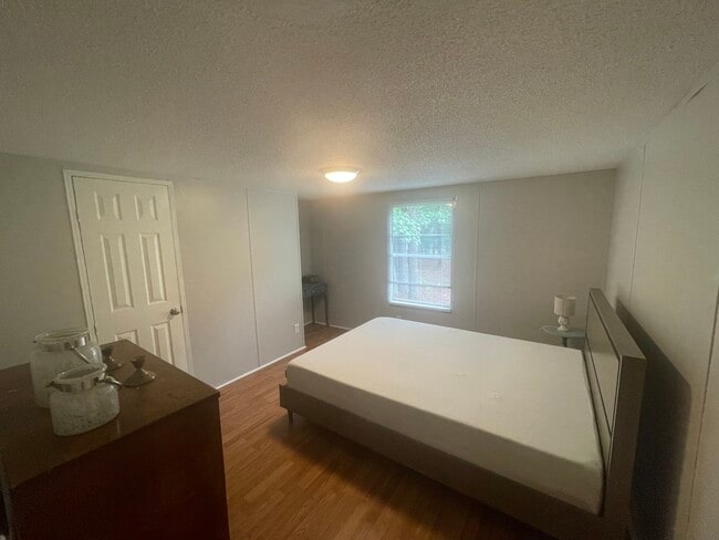 Building Photo - 417 Ranch Rd