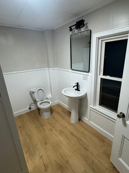 Building Photo - 32 Phelps St