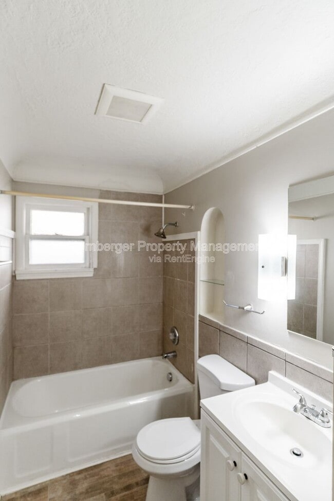 Building Photo - 1808 W 2nd Ave