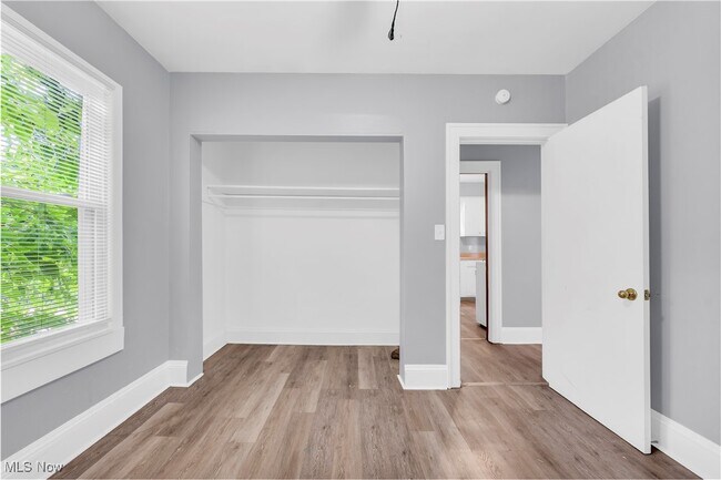 Building Photo - 3420 W 117th St