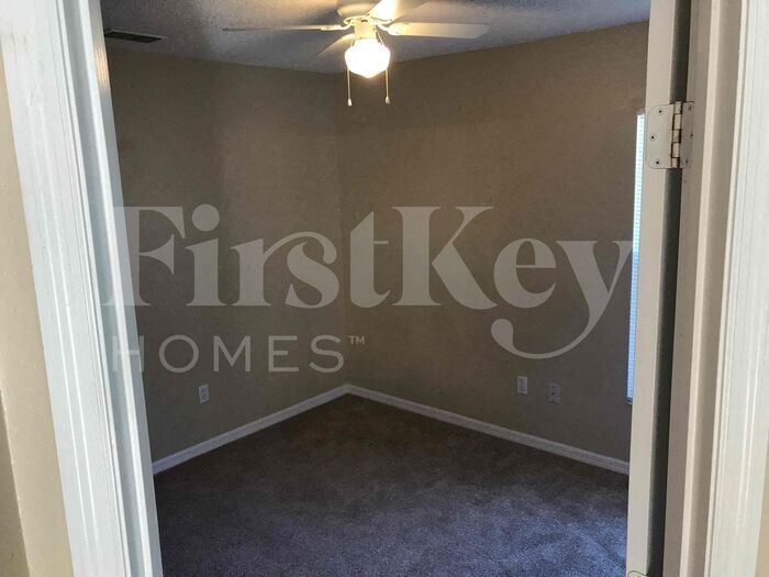 Building Photo - 1175 St Tropez Ct