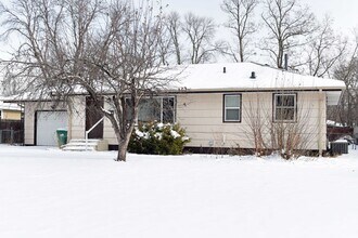 Building Photo - Charming Home for Rent in Brooklyn Center