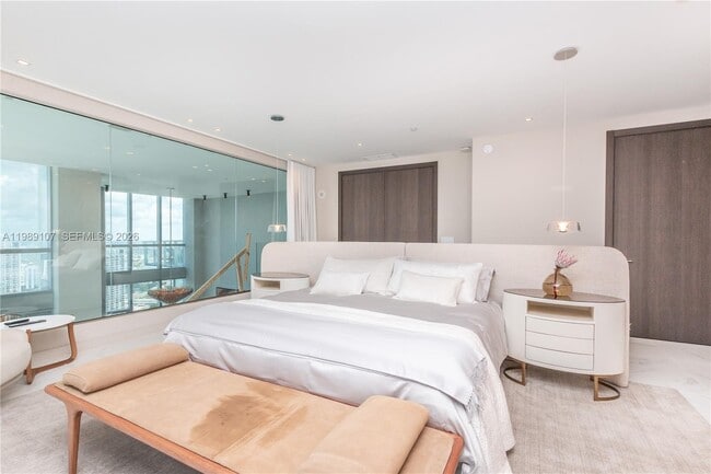 Building Photo - 851 NE 1st Ave