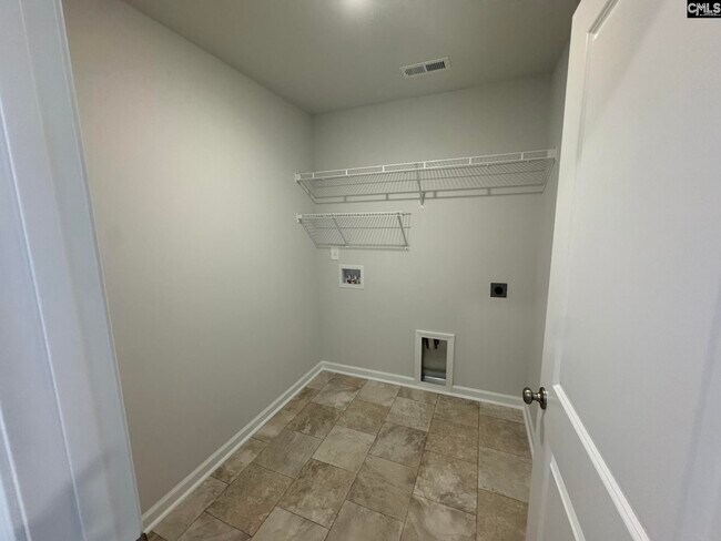 Building Photo - 421 Pinaster Path