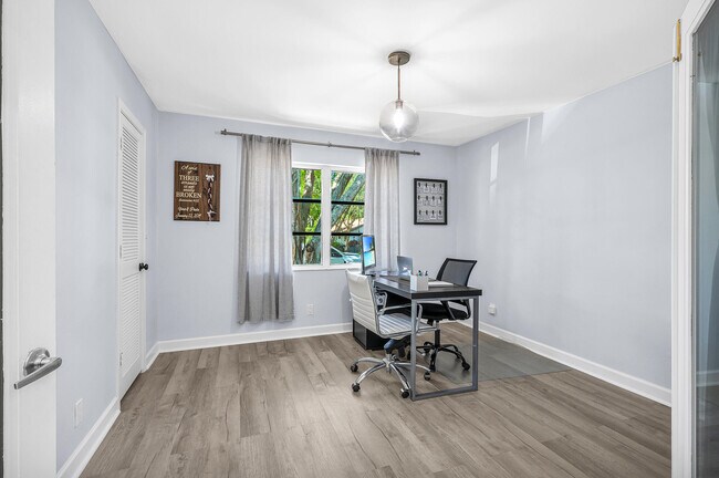 Building Photo - 3811 Arelia Dr