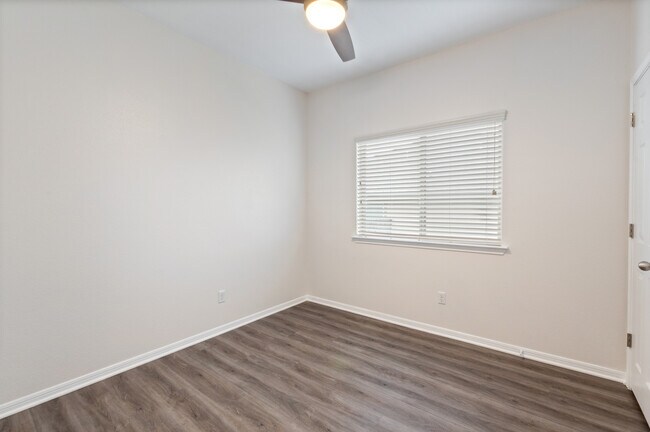 Building Photo - 503 Parkfield Ln