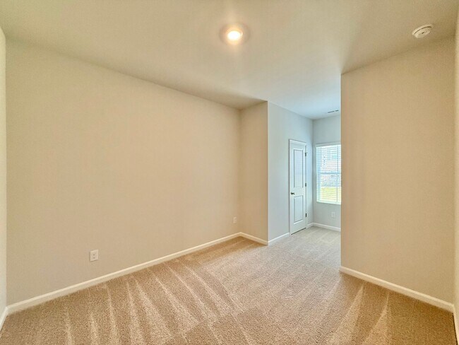 Building Photo - **OFFERING REFUNDABLE APPLICATION FEES** New Construction 3BD, 2.5BA Garner Townhome with a 1-Car...