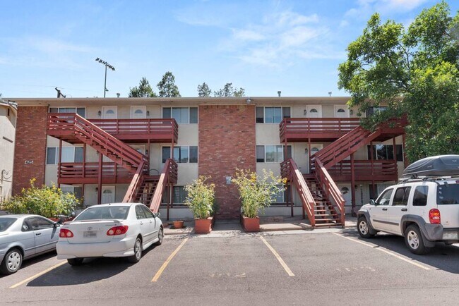 Building Photo - 425 E Fountain Pl