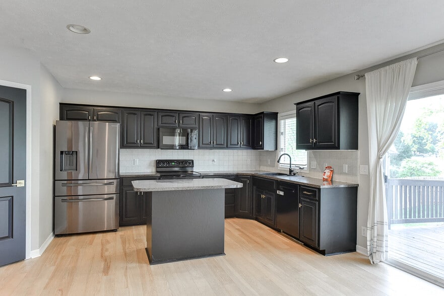 Building Photo - 15327 Parker Cir