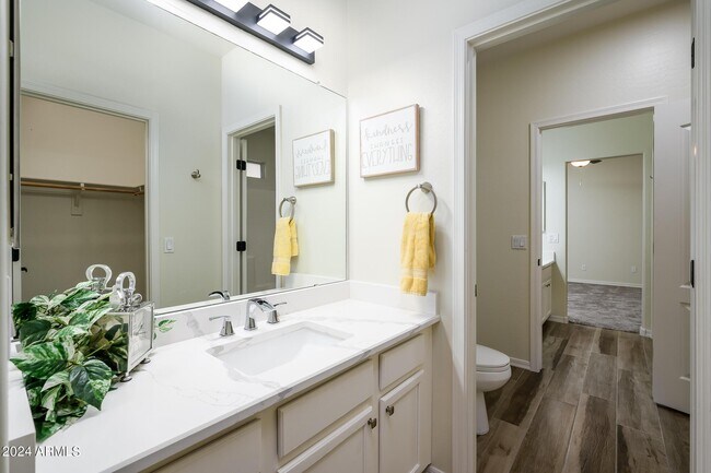 Building Photo - 17618 W Crocus Dr