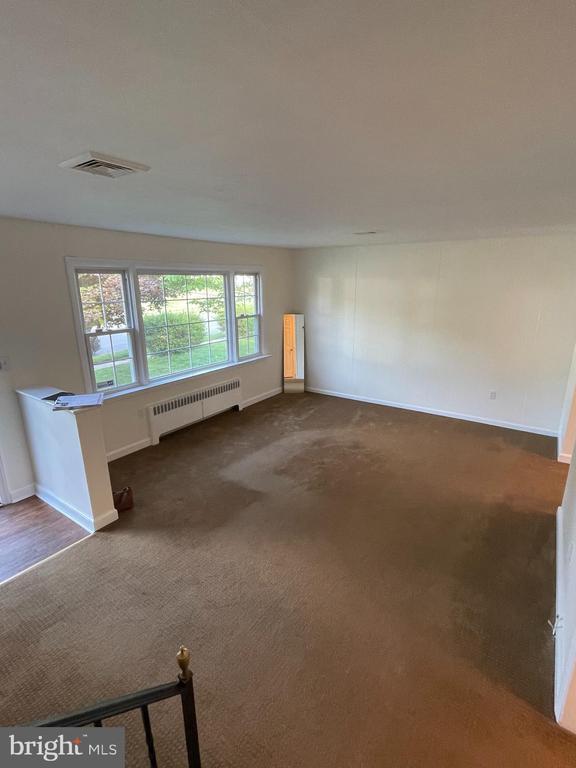 Primary Photo - 31 Pershing Ave