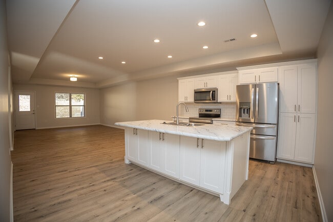 Building Photo - 836 El Dorado Dr