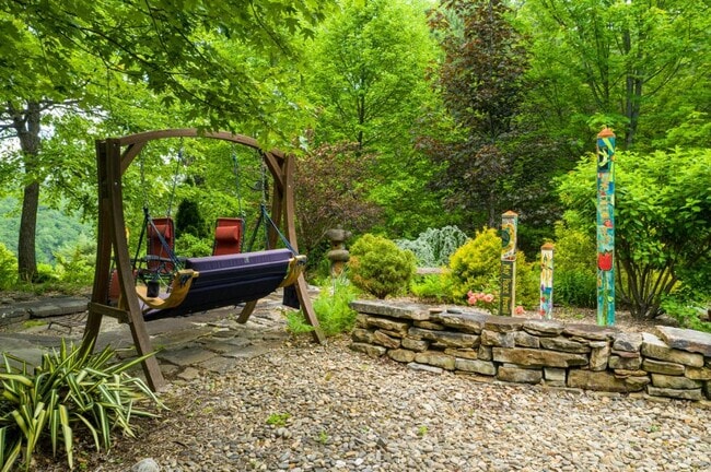 Building Photo - 348 Winding Ridge