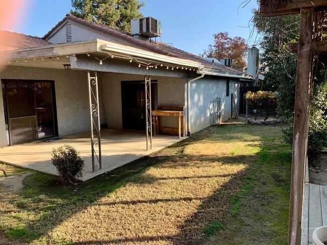 Building Photo - 1797 E Solar Ave