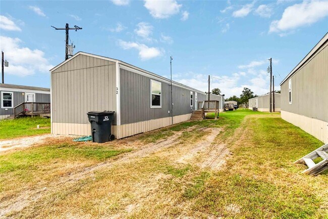 Building Photo - 5670 US-290