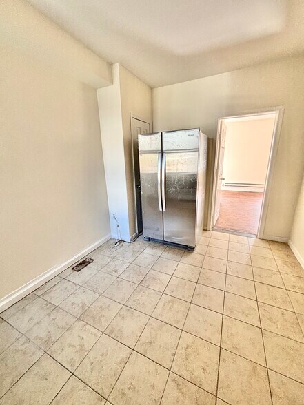 Building Photo - 1025 Mount Vernon St