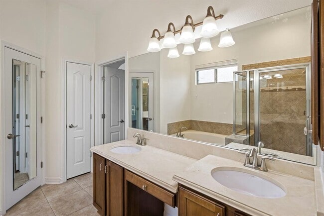 Building Photo - 15712 Sayan Cove