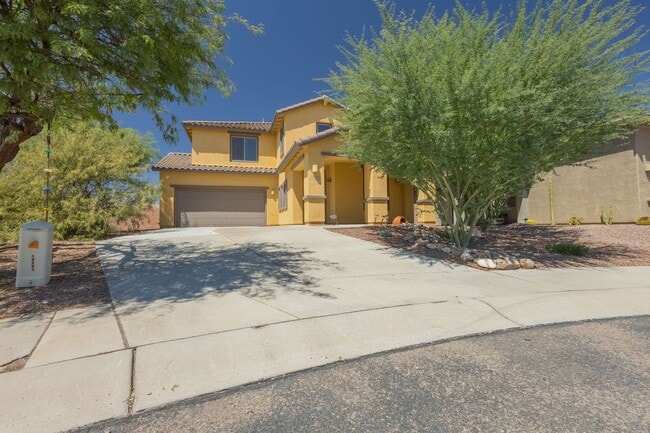 Building Photo - 4 Bedroom 3 Bathroom