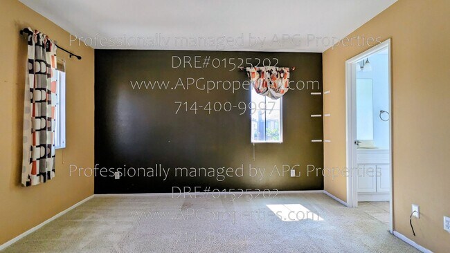 Building Photo - 2439 N Cameo Ct