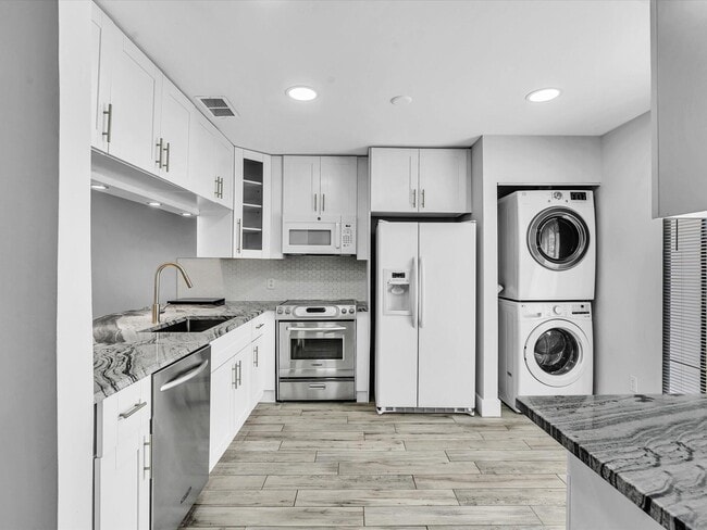 Building Photo - 9095 SW 21st Ct