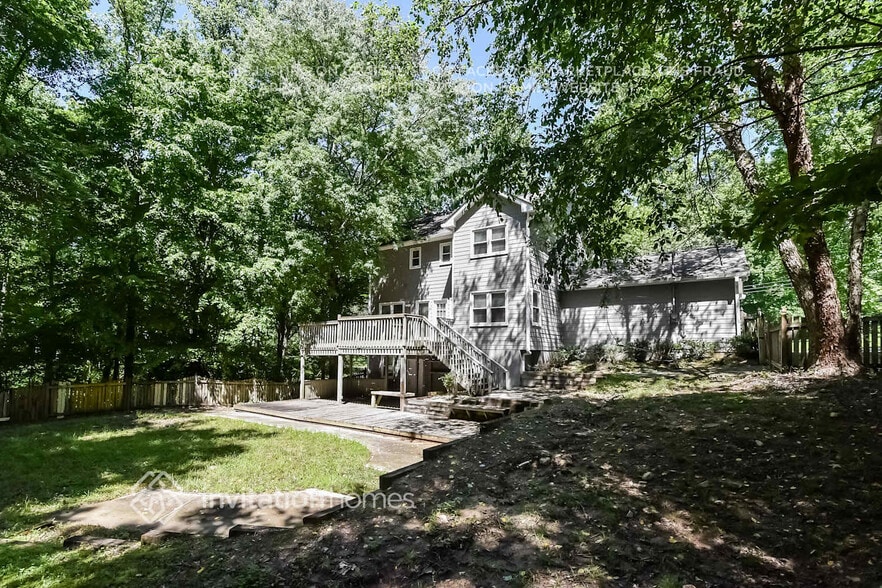 Building Photo - 5024 Logans Run