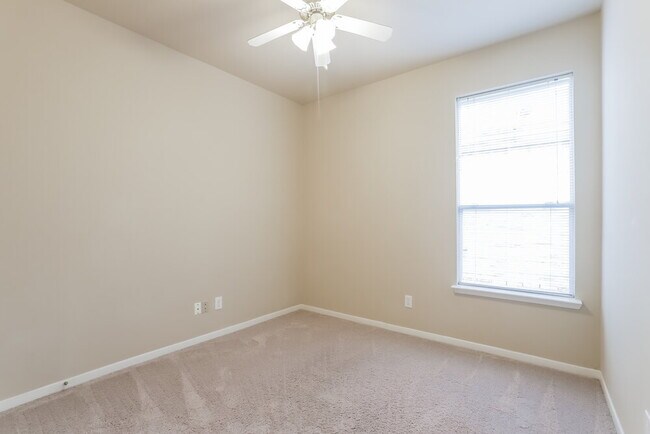 Building Photo - 22035 Willow Downs Dr
